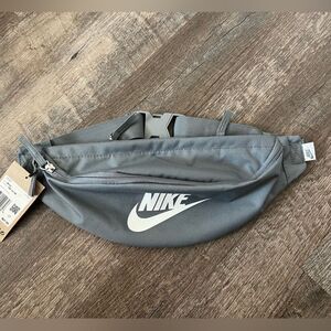 Nike Heritage Hip Pack
